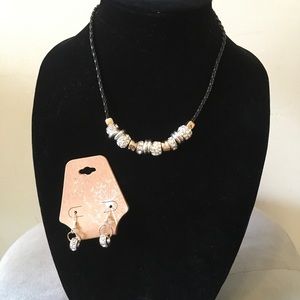 New necklace and matching necklace